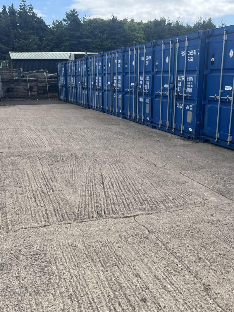 ALL CONCRETE STANDING WITHPLENTY SPACE! Main Photo